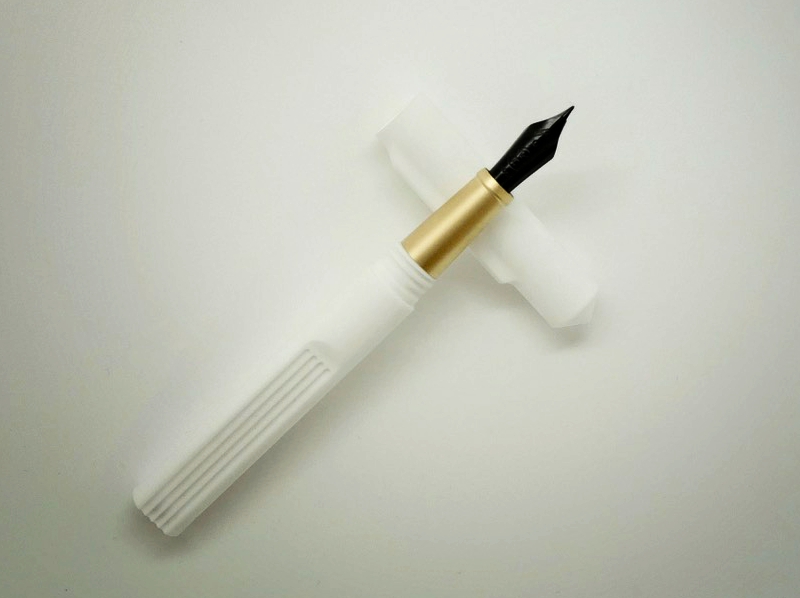 Fountain pen by Giles Ellis - Snow White Semplicita SHDC with ready made Bock section in satin gold and Bock size 6 nib