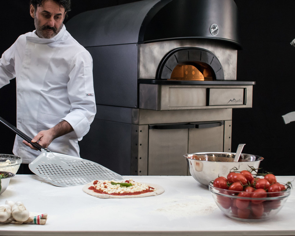 Moretti forni chef using neapolis pizza oven for pizza equipment ltd